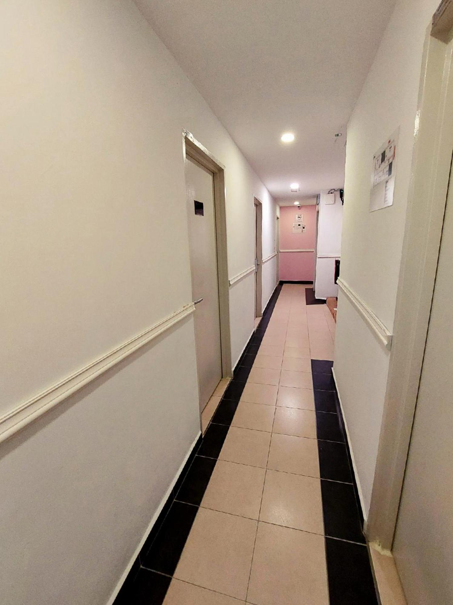 Good2Stay Budget Hotel L Lift L Coway Water L Wifi6 L Laundromat Малакка Экстерьер фото